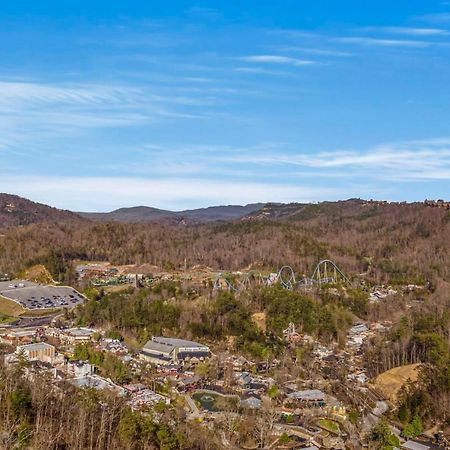 Pinecrest 1K 2F 2T Next To Dollywood Villa Pigeon Forge Exterior photo